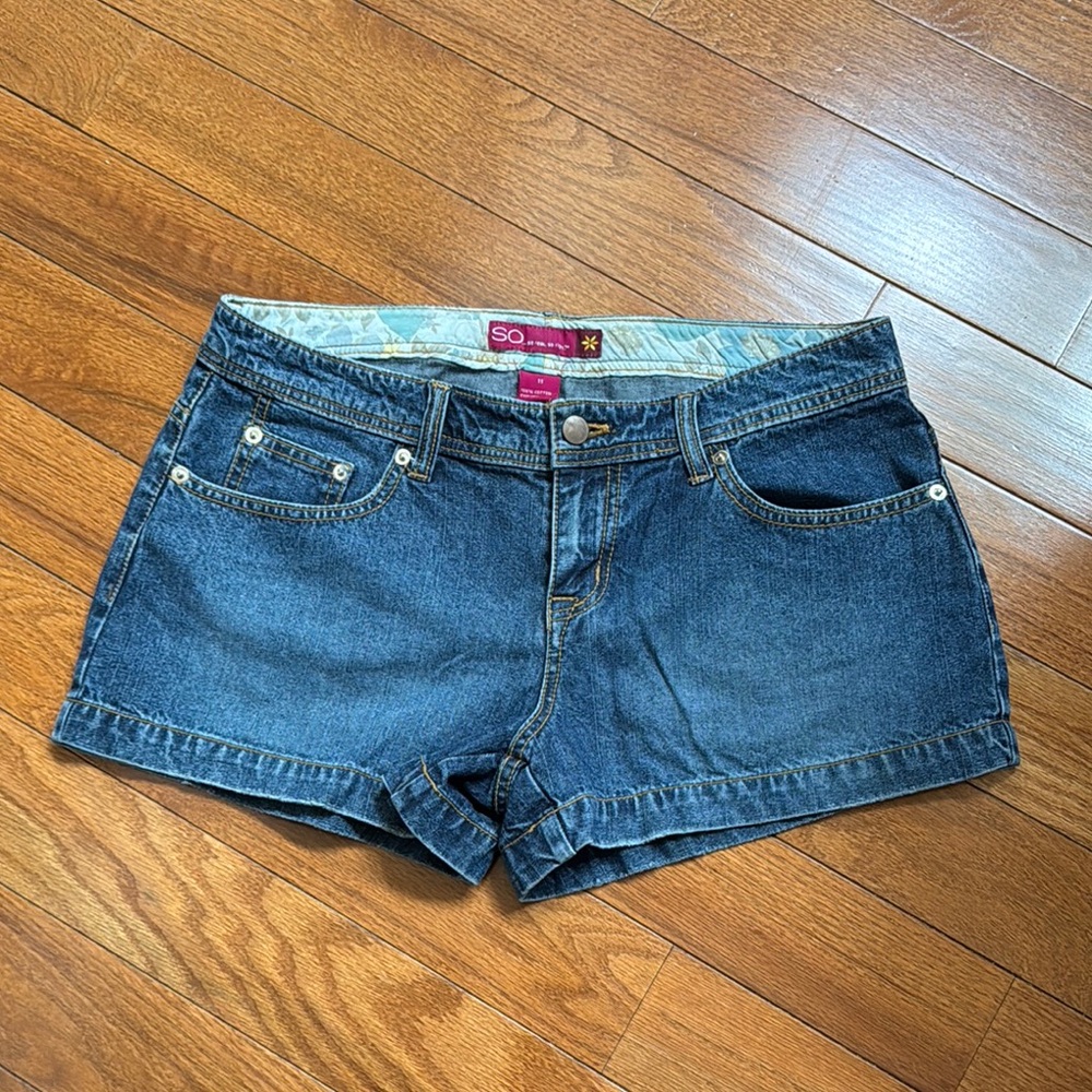 SO Low Waist Blue Jean Shorts with Relaxed Fit